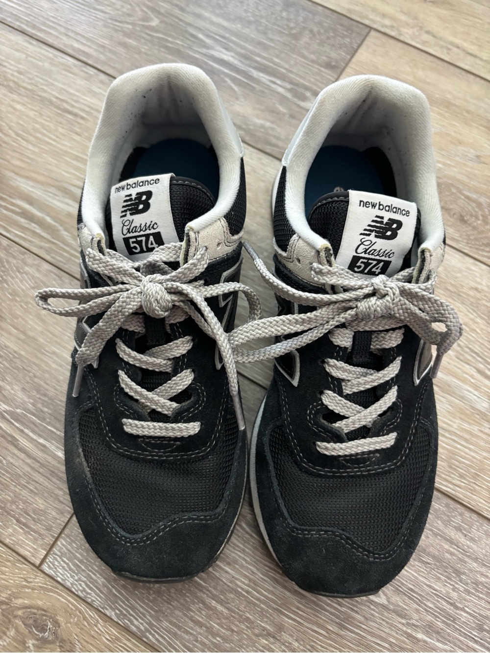 New Balance Classic 574 women’s Black Sneakers
